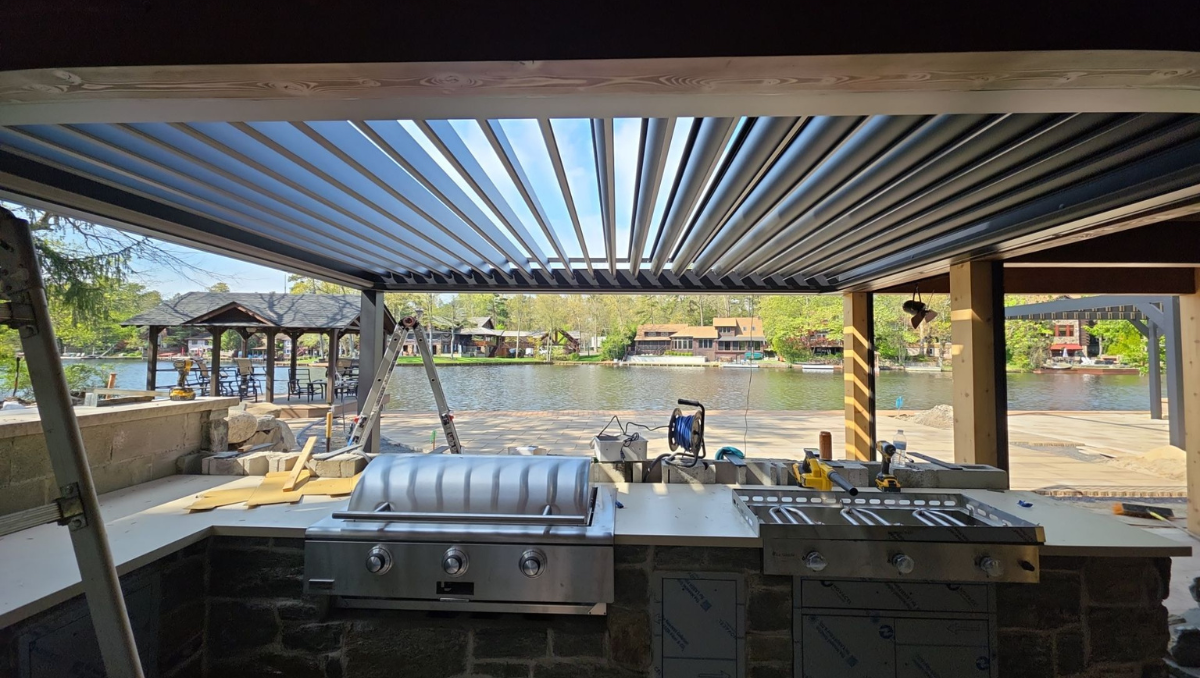 Pergola Covering Outdoor Kitchen and Entertaining Space